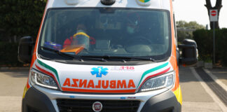 Colpito da proiettile di gomma mentre è in auto, la denuncia nel Barese