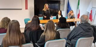 Pharmacon, un “veicolo” per dialogare con gli studenti in occasione dell’8 marzo