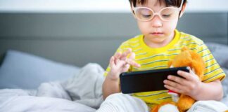 Figli iper connessi: come staccarli dagli schermi