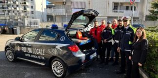 Defibrillatore in auto della Polizia locale: potenziata la cardioprotezione in città