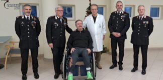 I Carabinieri visitano Carlo Piazzolla, militare in pensione che sventò la rapina a Molfetta