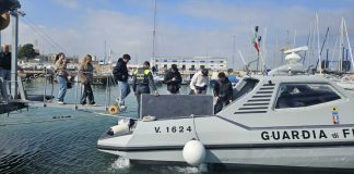 Gli studenti del “Vespucci” a lezione di legalità con la Guardia di Finanza
