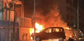 Incendio a Molfetta, quattro auto distrutte in via Amato: si indaga per dolo