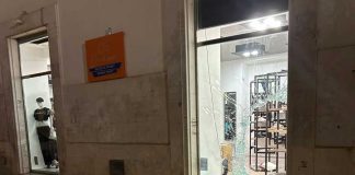 Spaccata notturna alla DS Sport di corso Umberto I: 3 ladri in fuga